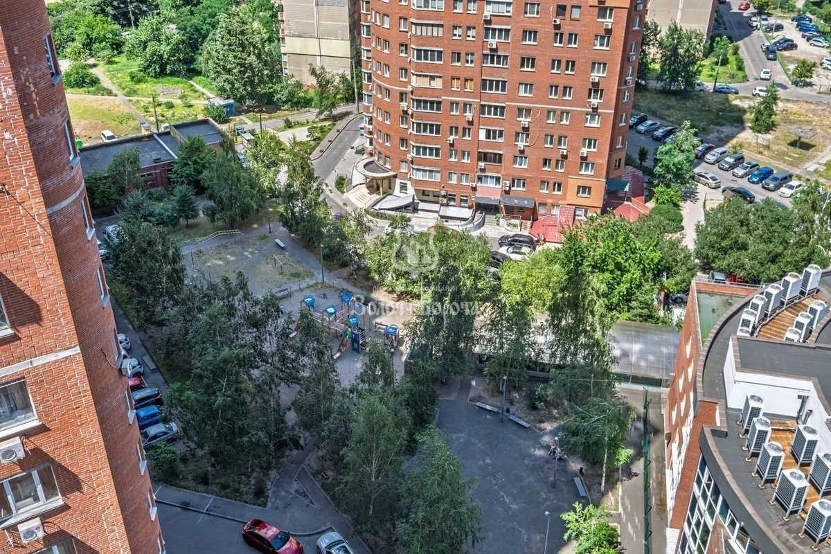 3-room apartment for sale 117.5 m², Anna Akhmatova St., 1