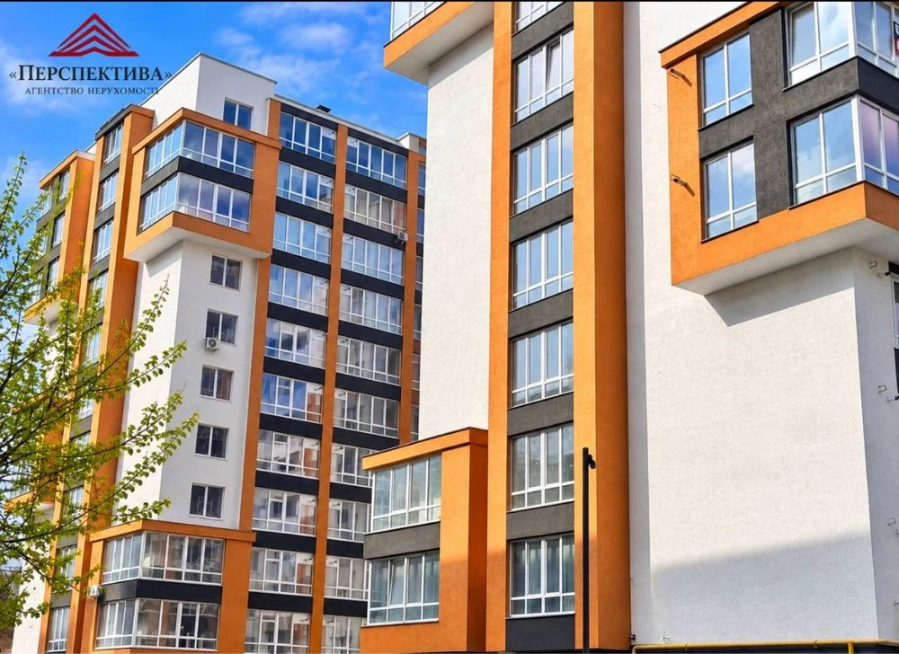 Продам здану 2-х кім.кв.,новобудову по переуступці. Вул.Зарі