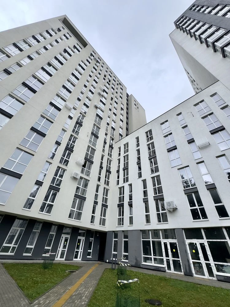 Sale of a 1-room apartment + kitchen studio in a new building