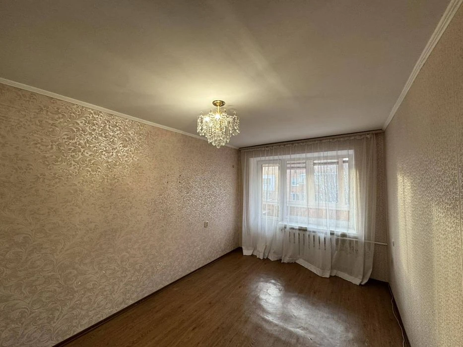 2к не кутова цегла, косметичний ремонт. Оформлення мінім. 42