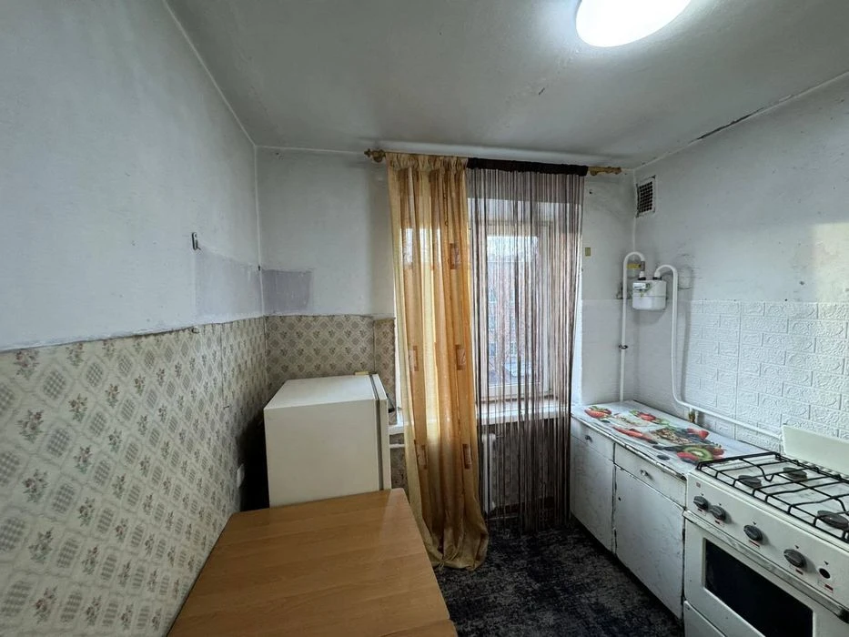 2к не кутова цегла, косметичний ремонт. Оформлення мінім. 42