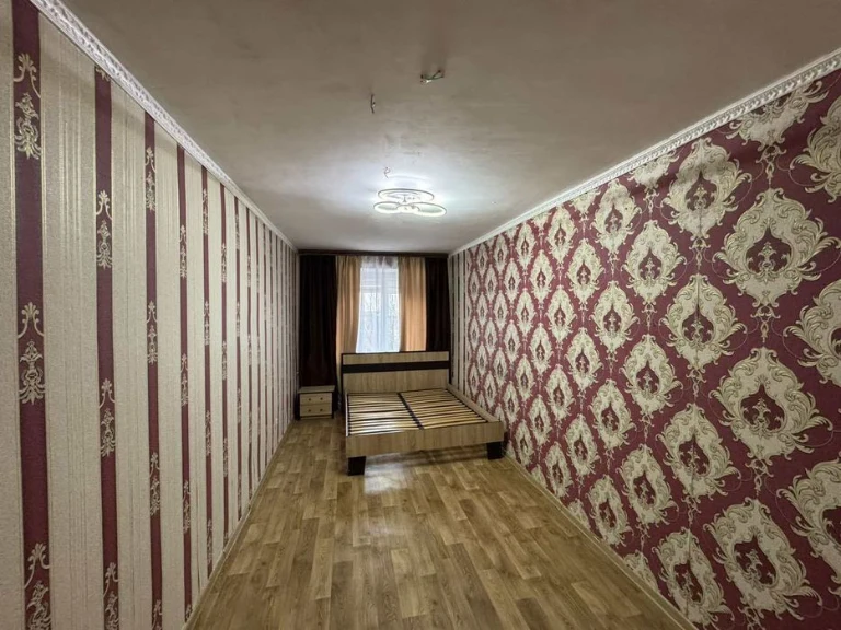 2к не кутова цегла, косметичний ремонт. Оформлення мінім. 42
