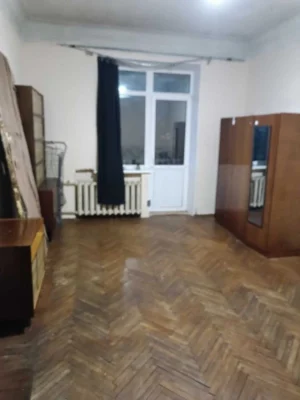 Лесі Украінки, продаж 1-і квартири з бомбосховищем та підсоб