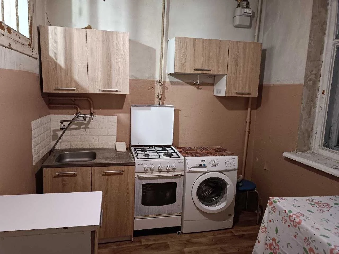 Лесі Украінки, продаж 1-і квартири з бомбосховищем та підсоб