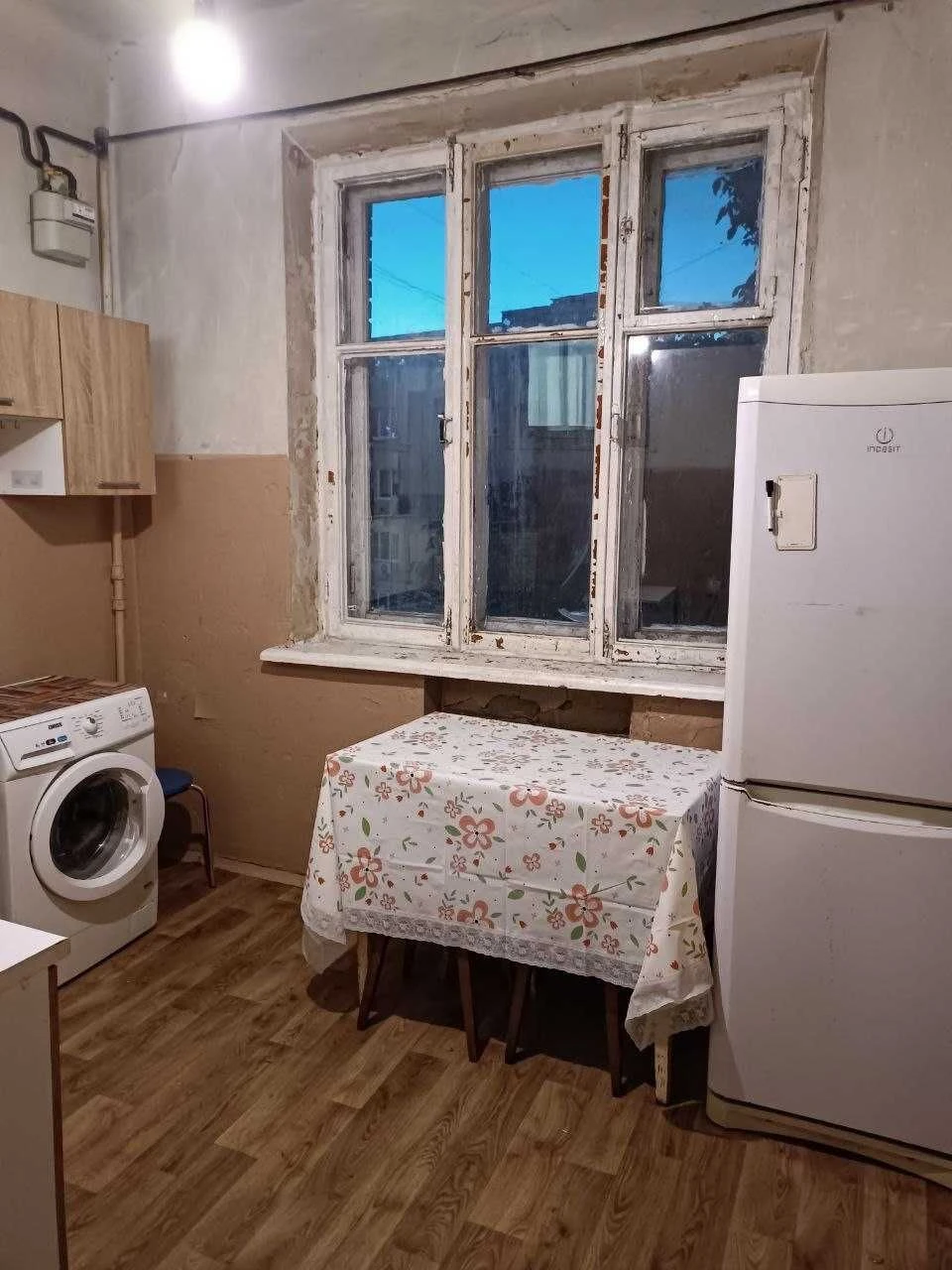 Лесі Украінки, продаж 1-і квартири з бомбосховищем та підсоб