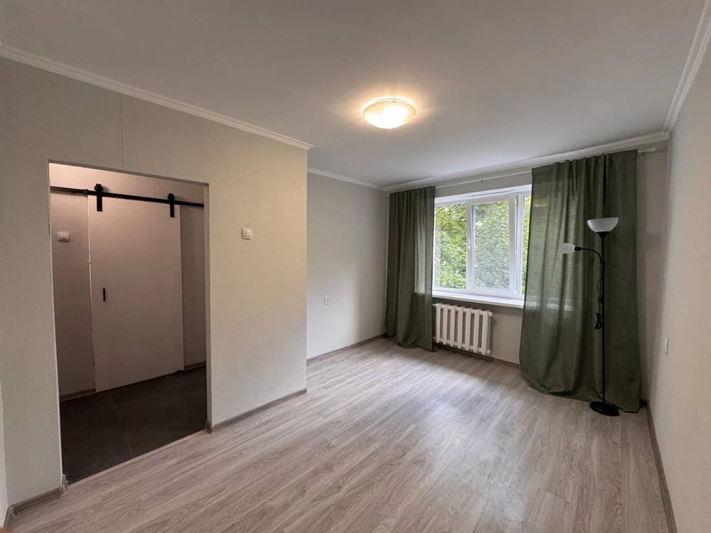 1-bedroom apartment for sale with gas in Kyiv