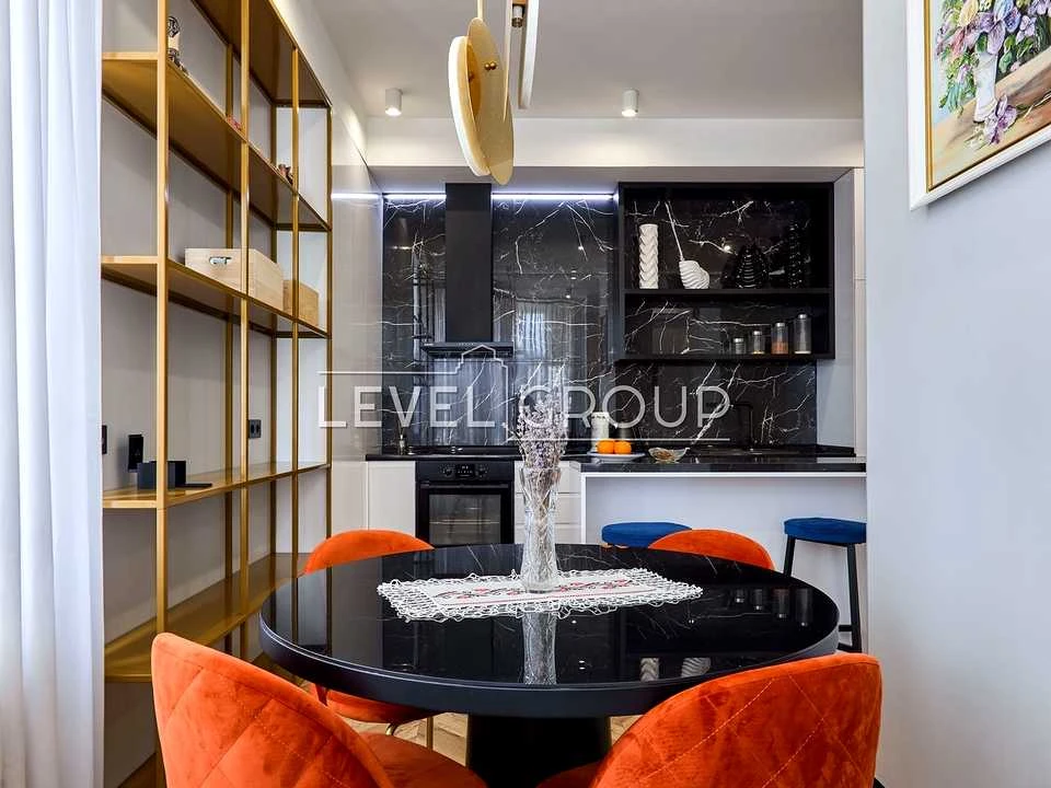 Apartment. Kyiv, Vasylya Tyutyunnyka St. (Henri Barbusa)
