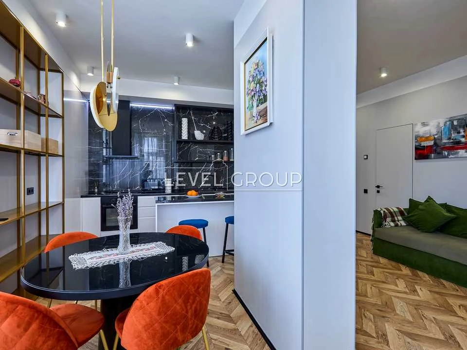 Apartment. Kyiv, Vasylya Tyutyunnyka St. (Henri Barbusa)