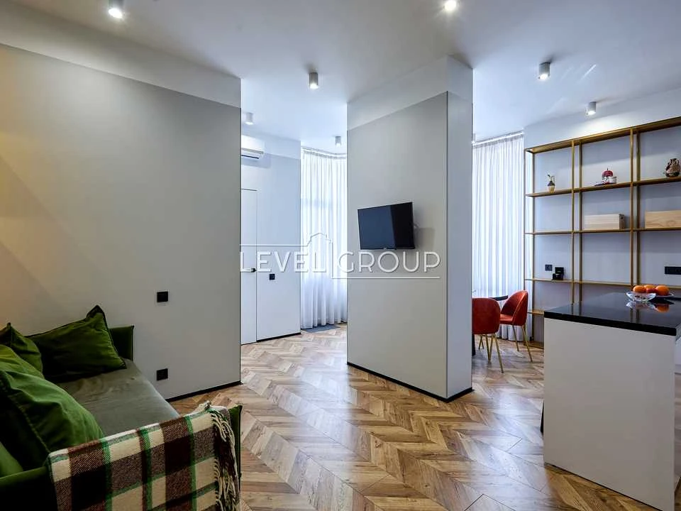 Apartment. Kyiv, Vasylya Tyutyunnyka St. (Henri Barbusa)