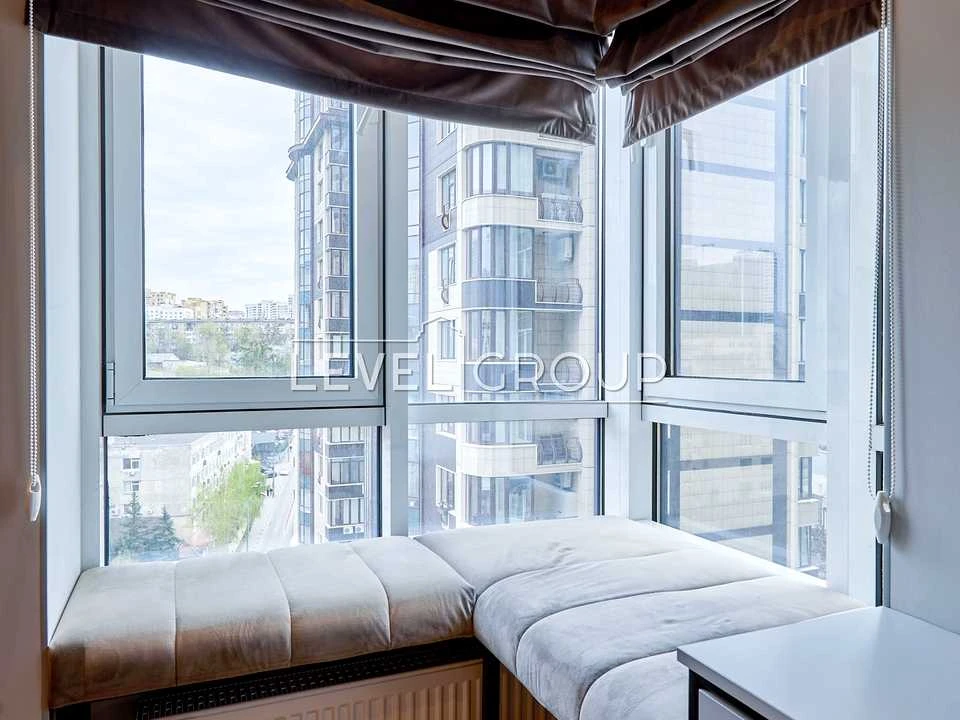 Apartment. Kyiv, Vasylya Tyutyunnyka St. (Henri Barbusa)