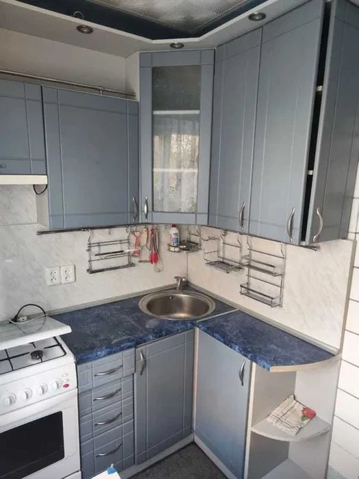 For sale 2-room 3/9 45m2 metro 23 August Pavlovo Pole