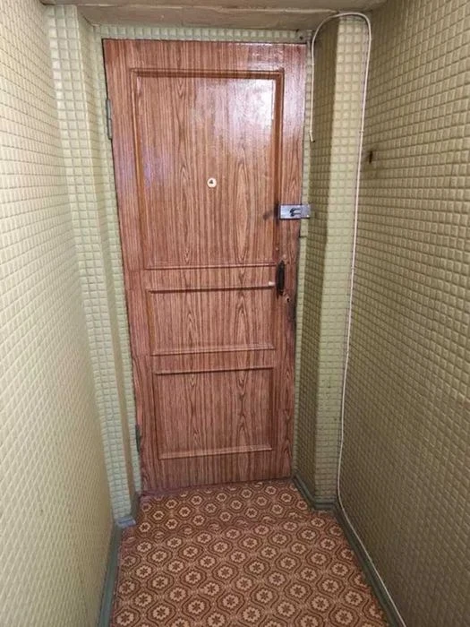 For sale 2-room 3/9 45m2 metro 23 August Pavlovo Pole