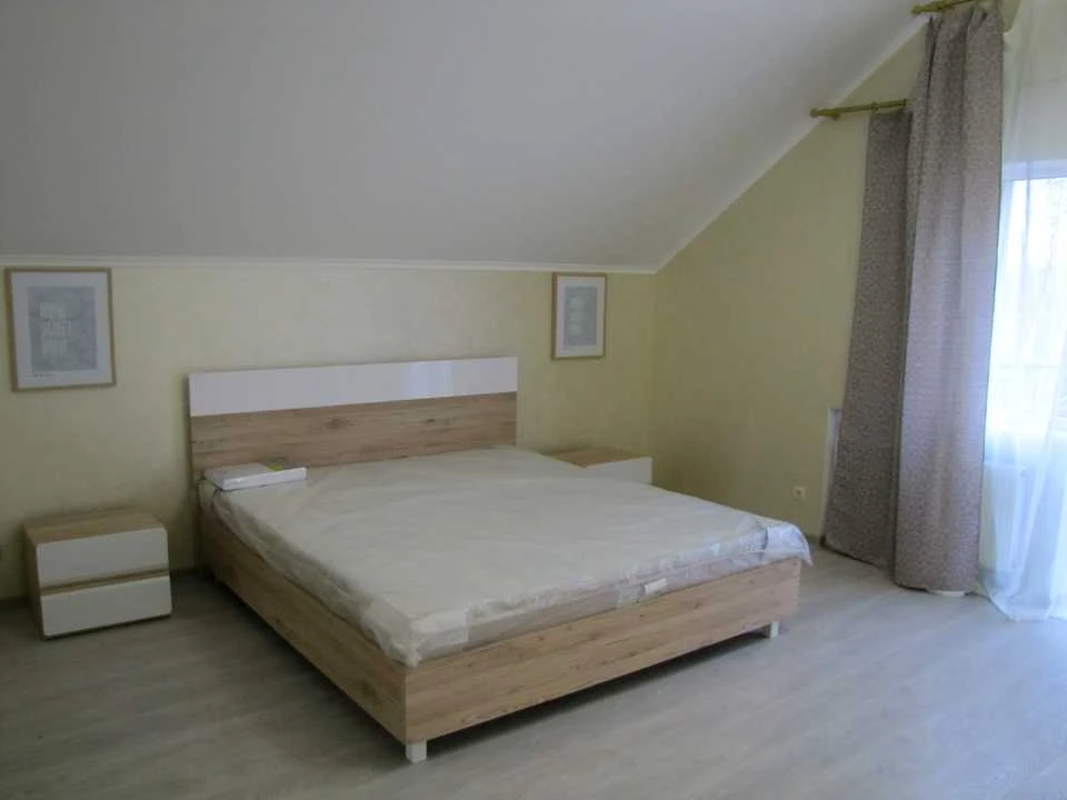 House. Zaporizhzhia, Dniprovski Porogi st.