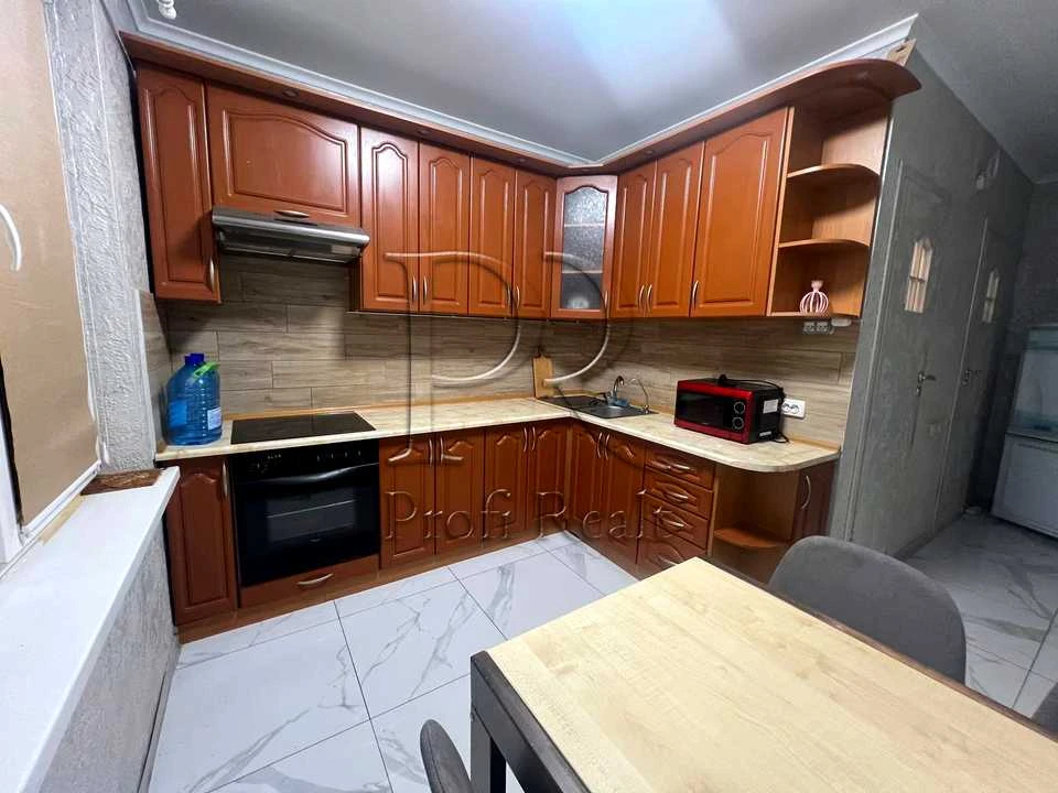 Apartment. Dragoomanova Street, Kyiv