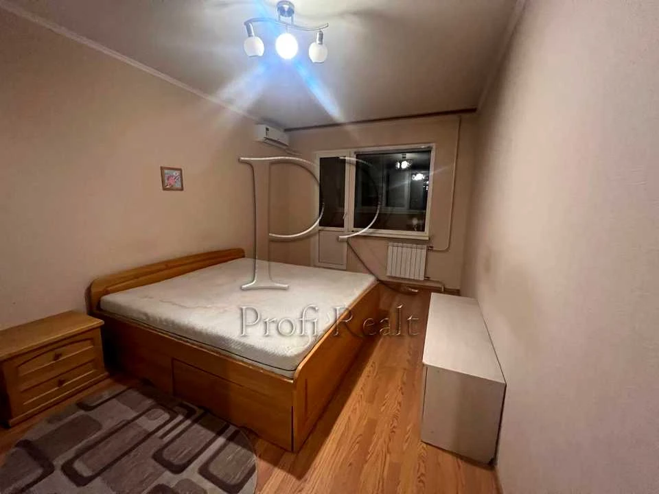 Apartment. Dragoomanova Street, Kyiv