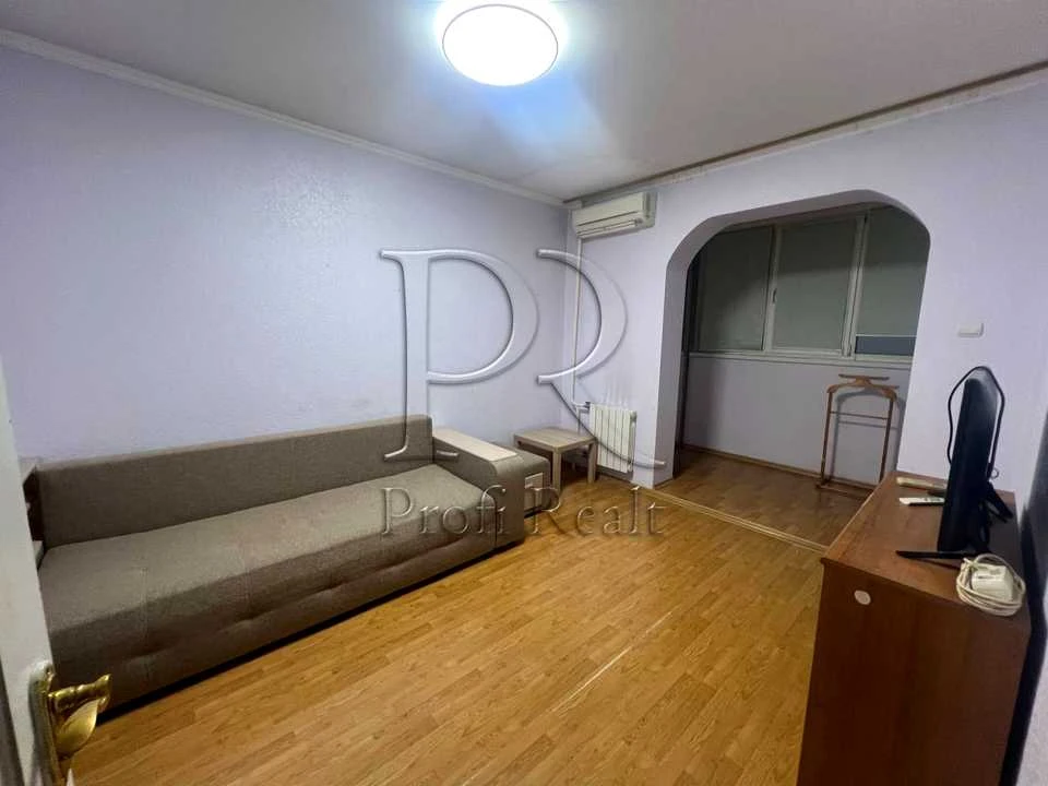 Apartment. Dragoomanova Street, Kyiv