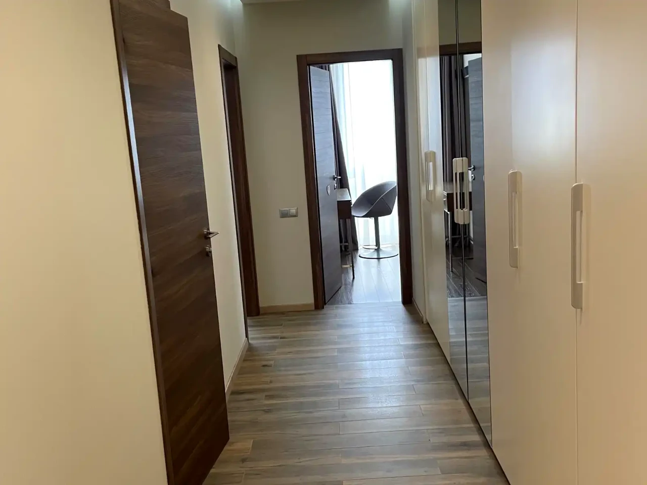 Сдается 3-комнатная квартира 106 м² на 21 этаже из 25