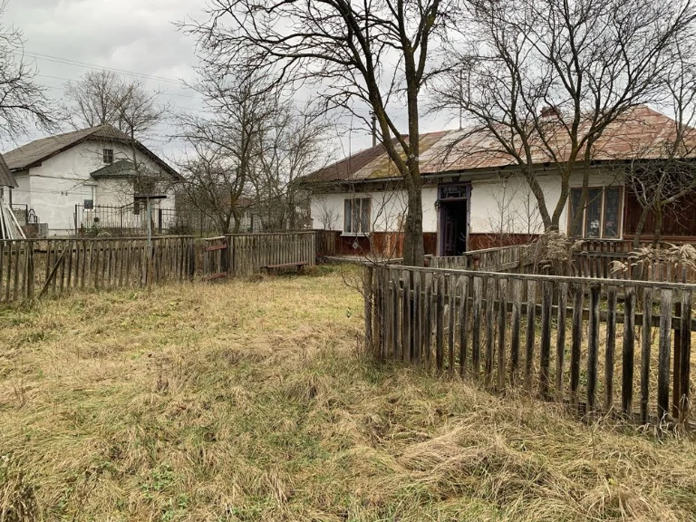 Продаж земельної ділянки з будинком, 8 соток