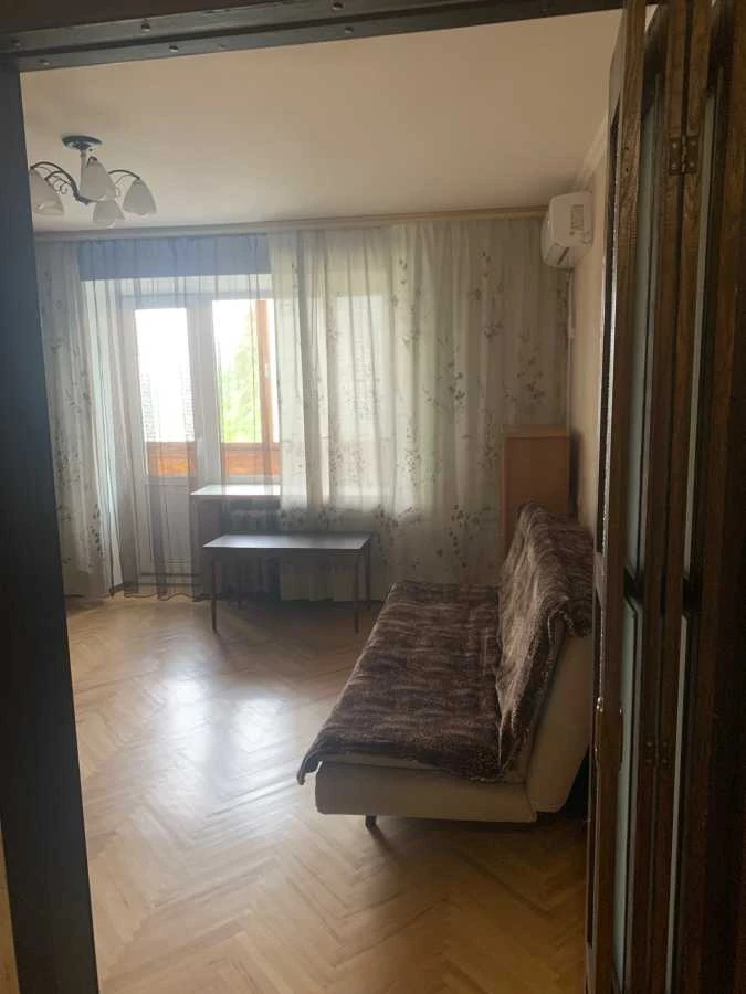 Rent a one-room apartment (40 m²) in Kyiv, Darnytskyi district