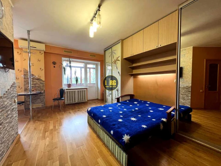 Apartment. Leonid Kadenyuk Avenue