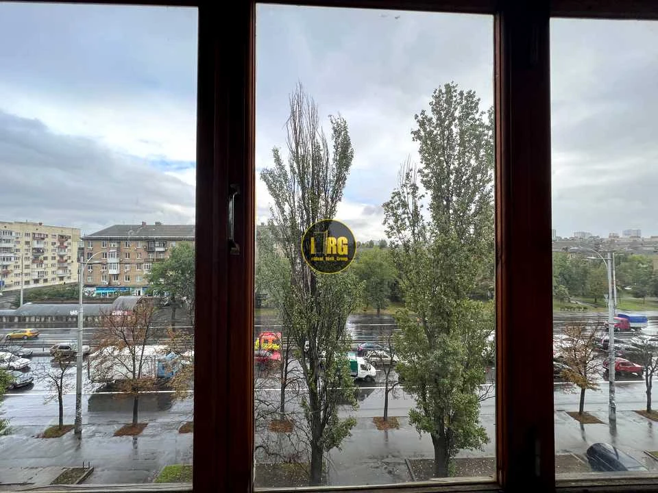 Apartment. Leonid Kadenyuk Avenue