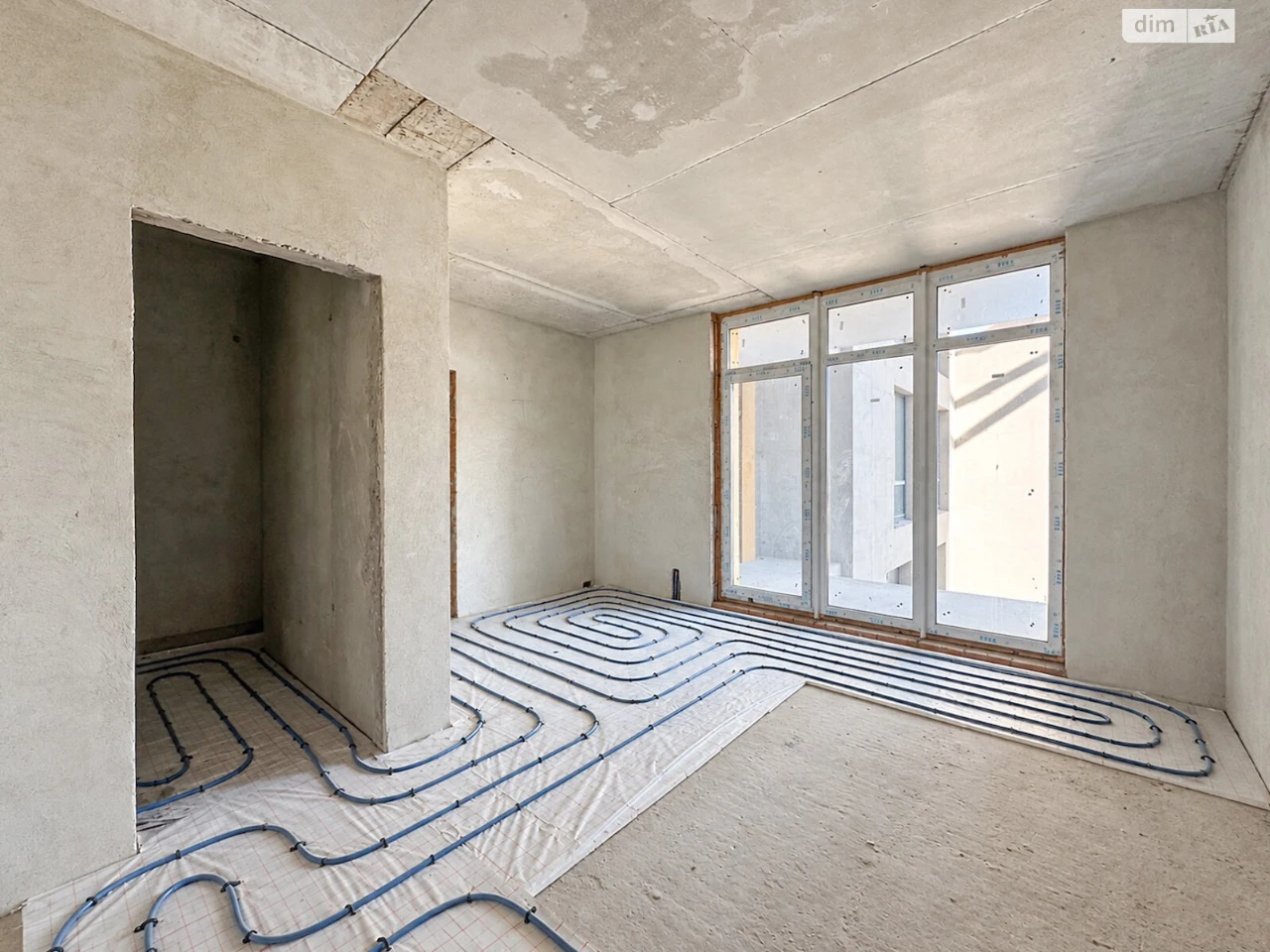 One-Bedroom Apartment for Sale in Lake View Residence