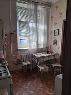Продаю 1-кімнатну квартиру на ул. Героев Национальной гвардии 0962