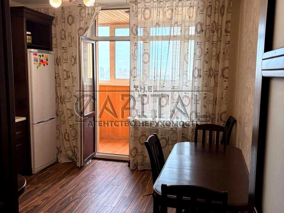 Квартира. Київ, Авіаконструктора Ігоря Сікорського вул.
