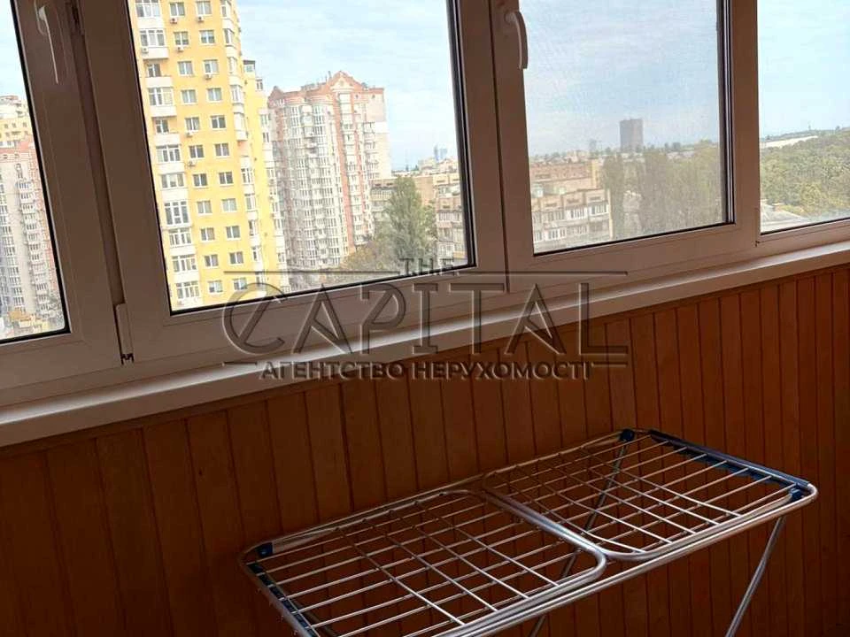 Квартира. Київ, Авіаконструктора Ігоря Сікорського вул.
