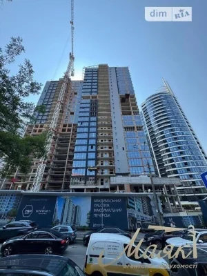 Продаж 4к квартири 191 кв. м на вул. Коновальця Євгена 30 •