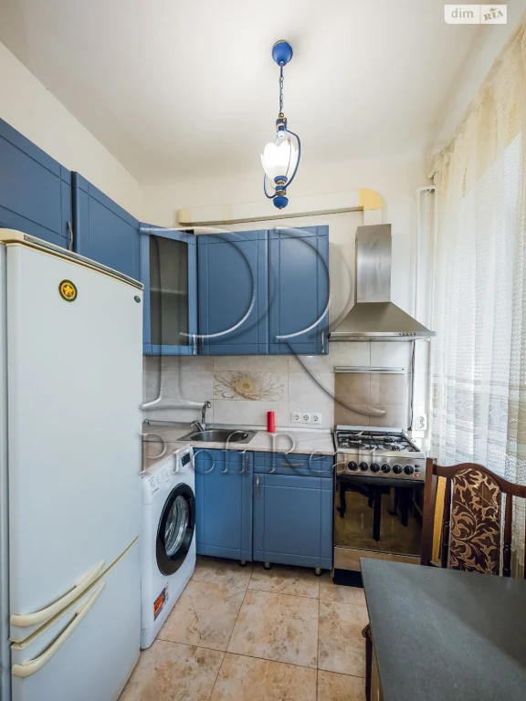 Продається квартира, Чоколівка