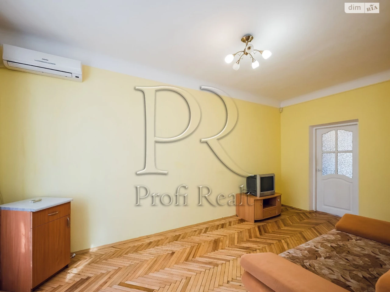 Продається квартира, Чоколівка