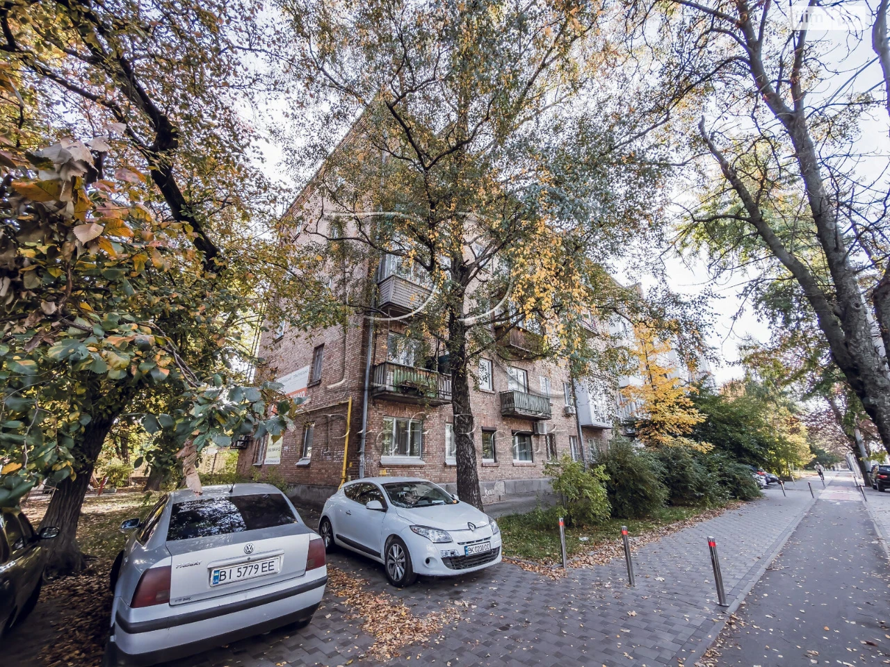 Продається квартира, Чоколівка