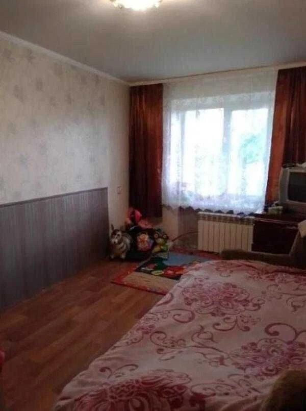 Продається 2-кімнатна квартира біля метро Масельського