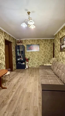 Three-bedroom apartment, Gurzhievska St. 13, quiet Center