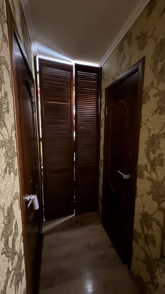 Three-bedroom apartment, Gurzhievska St. 13, quiet Center