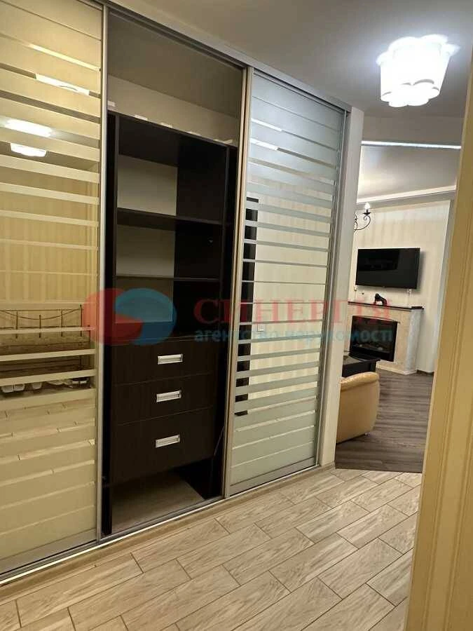 Long-term Rental 4-room Apartment, Kyiv, Шевchenkovskyi, Yuri I