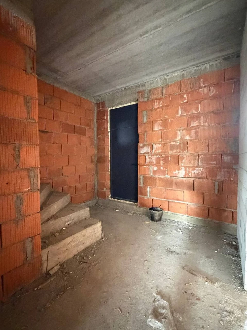 Продается двухэтажный коттедж в районе Садовый