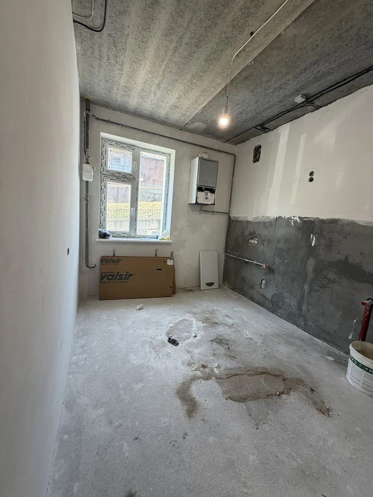 2% Renovation. Lakefront, sale of a 1-bedroom apartment