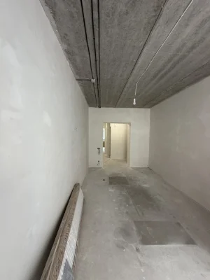 2% Renovation. Lakefront, sale of a 1-bedroom apartment