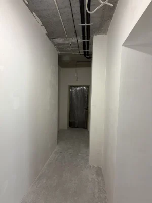 2% Renovation. Lakefront, sale of a 1-bedroom apartment
