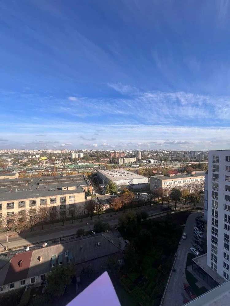 Продаж робочих кабінетів на 9-му та 14-му поверсі з панорамним краєвидом