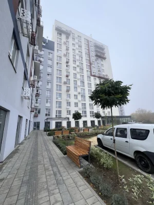 Продаж робочих кабінетів на 9-му та 14-му поверсі з панорамним краєвидом