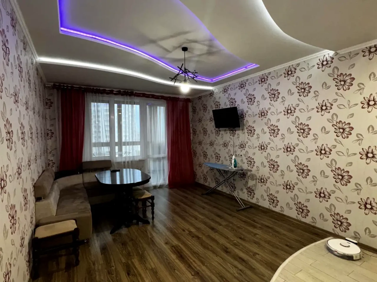 Оренда квартири 2-кімн. 104.9 м² 8/24 пов.