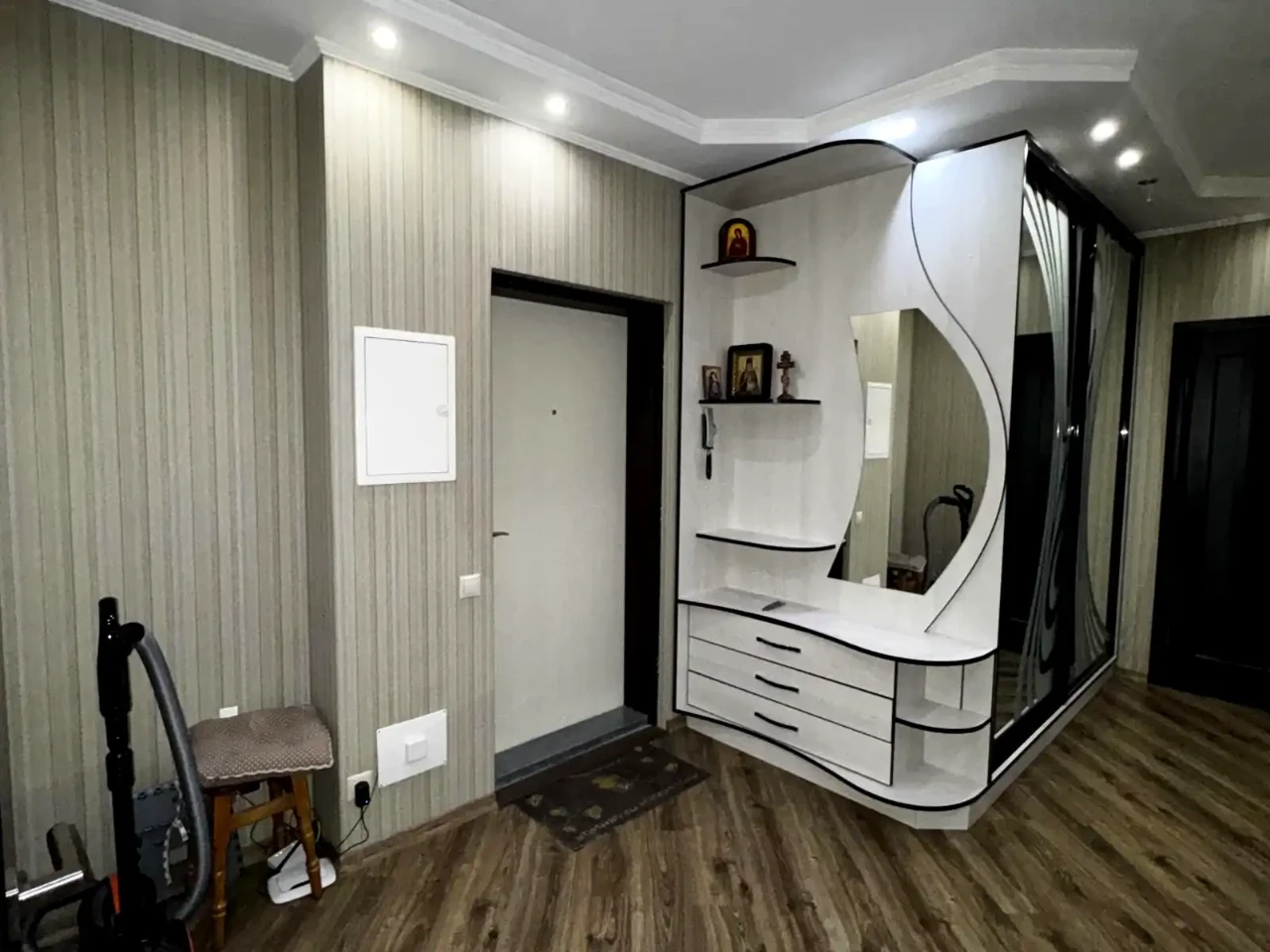 Оренда квартири 2-кімн. 104.9 м² 8/24 пов.