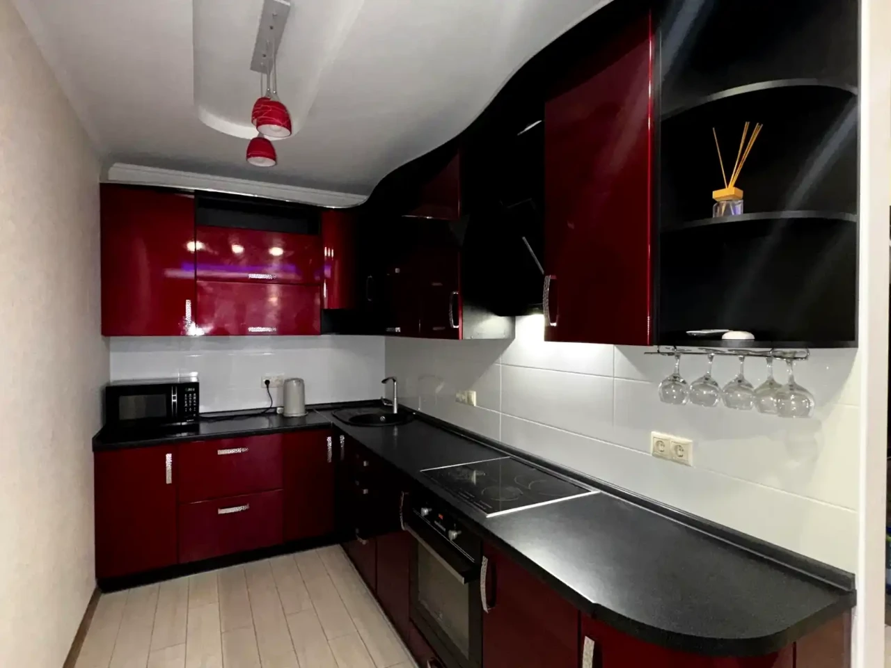 Оренда квартири 2-кімн. 104.9 м² 8/24 пов.