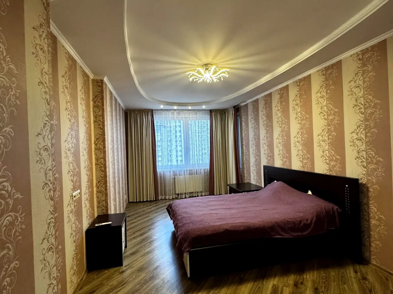 Оренда квартири 2-кімн. 104.9 м² 8/24 пов.