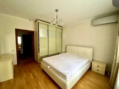 Квартира. Київ, Урлівська вул.