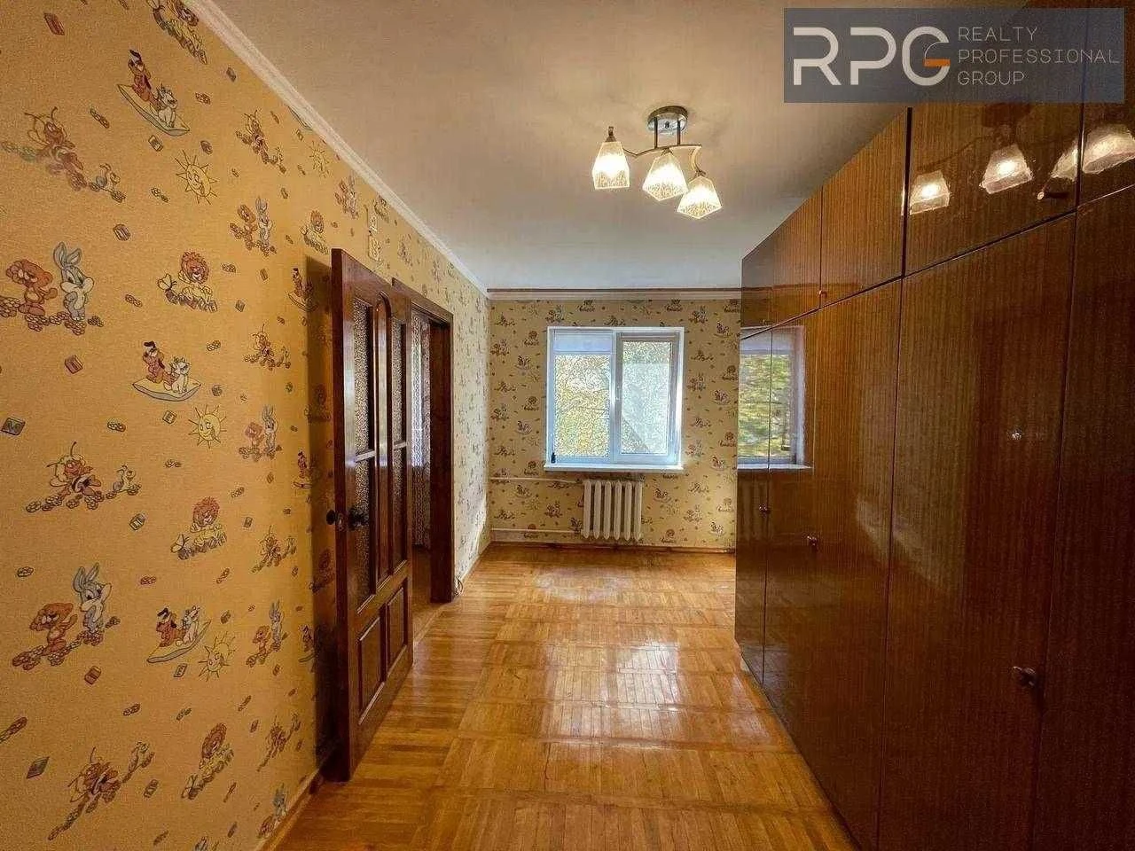 продаж 2 к квартири на вул Донця 18 Солом'янський р-н поруч
