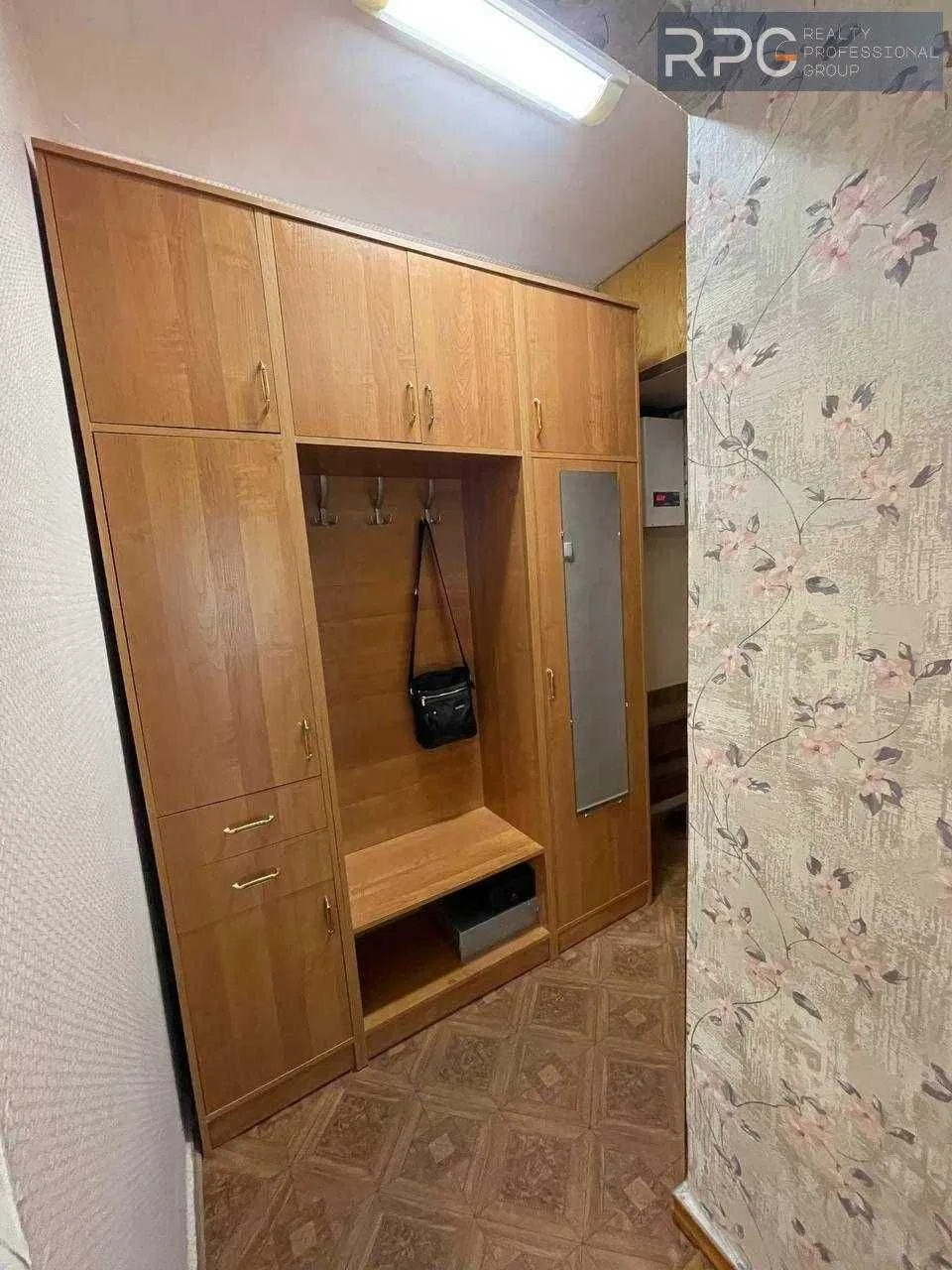 продаж 2 к квартири на вул Донця 18 Солом'янський р-н поруч